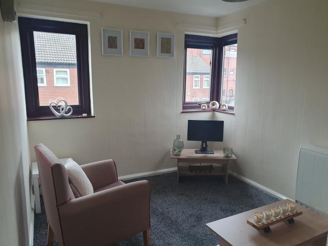Flat for rent in Deeplish, Burnedge