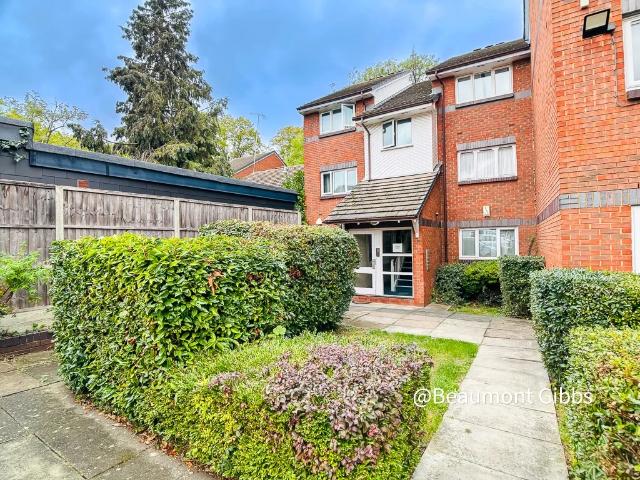 Flat for rent in Royal Borough of Greenwich, Greater London
