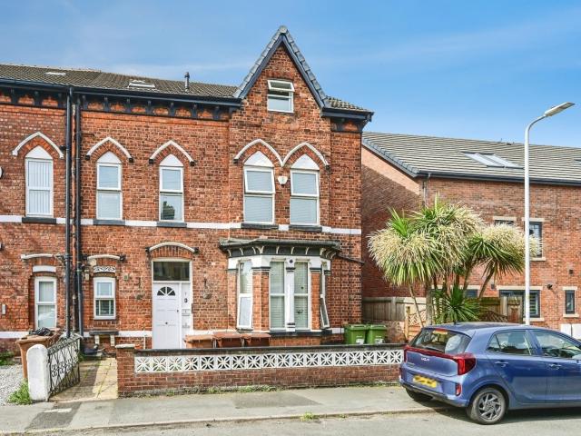Flat for rent in Allerton, Calderstones