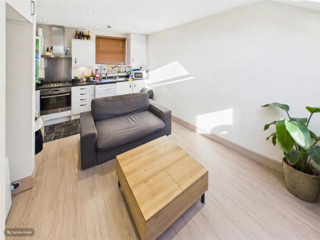 Flat for rent in London Borough of Barnet, Greater London