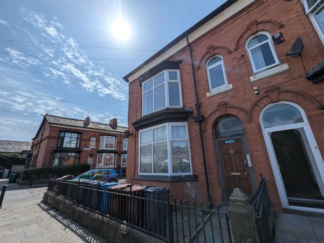 Flat for rent in Crumpsall, Manchester