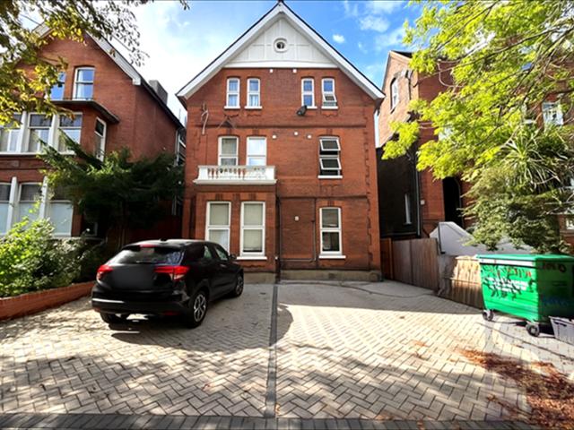 Flat for rent in London Borough of Redbridge, Greater London