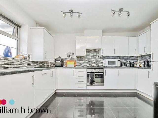 Flat for rent in Upper Dovercourt, Dale Hill