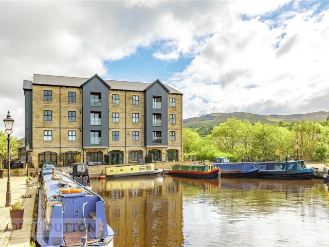 Flat for rent in Greenfield, Oldham