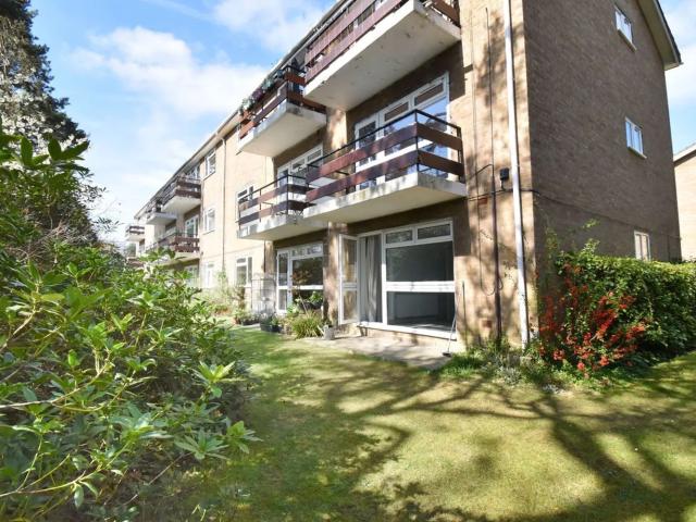 Flat for rent in Ashley Park, Surrey