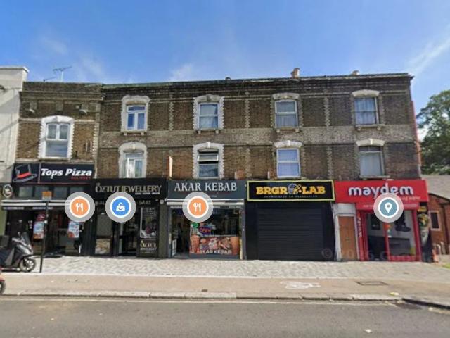 Flat for rent in Ponders End, Greater London