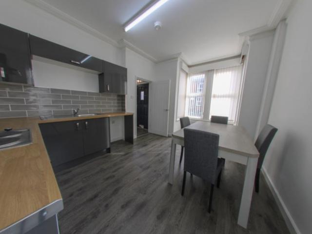 Flat for rent in Kirkstall, West Yorkshire