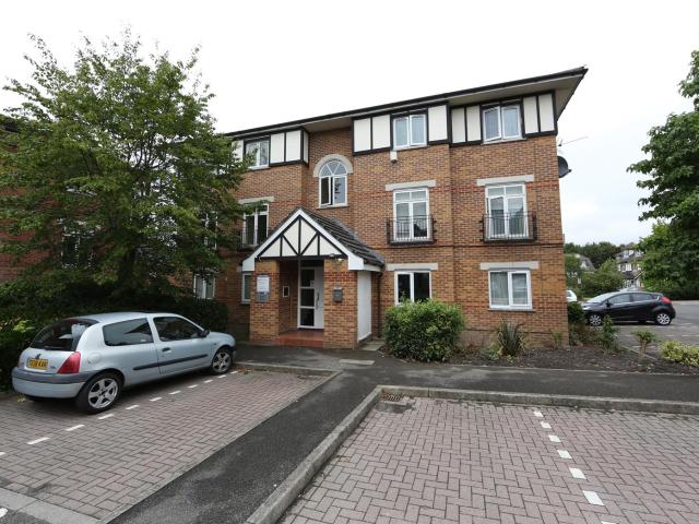 Flat for rent in The Hyde, Greater London
