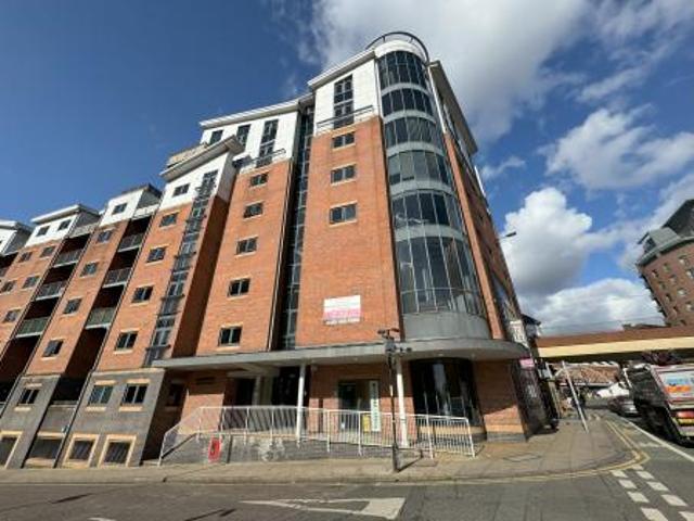 Flat for rent in First Street, Manchester