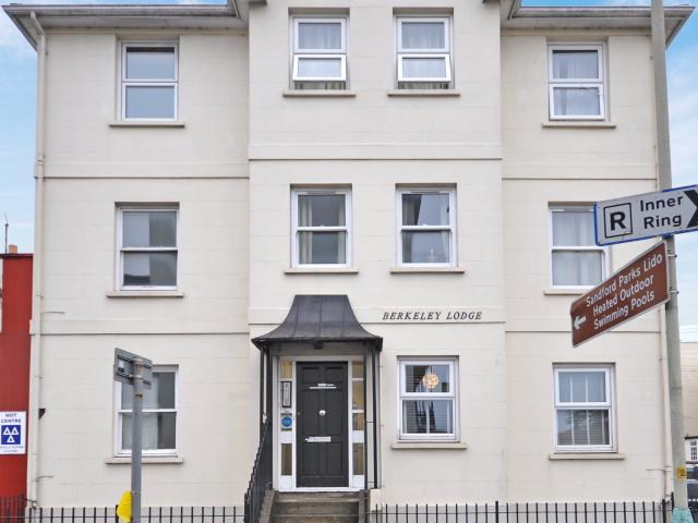 Flat for rent in Ewens Farm, Golden Valley