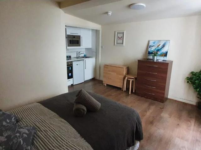 Flat for rent in Dollis Hill, Greater London