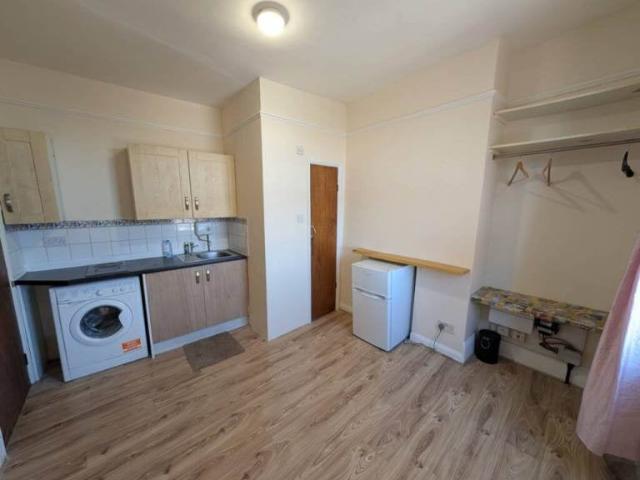 Flat for rent in Dollis Hill, Greater London