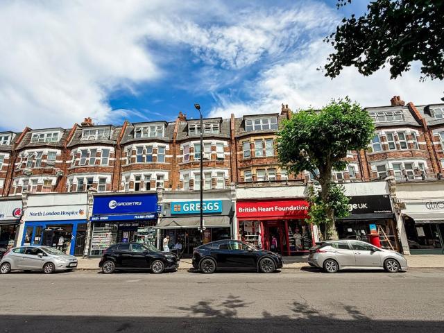 Flat for rent in London Borough of Barnet, Greater London