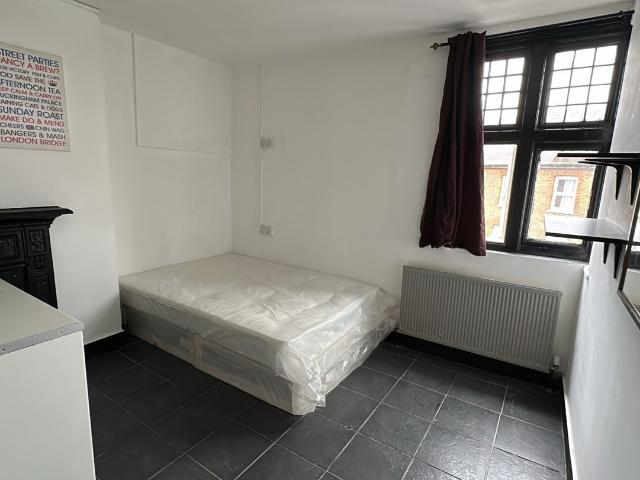 Flat for rent in Dollis Hill, Greater London