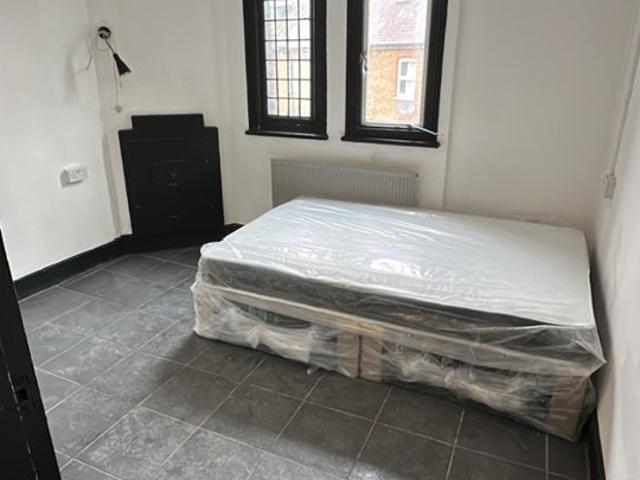 Flat for rent in Dudden Hill, Greater London