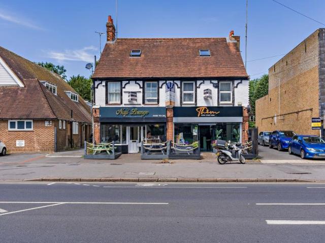 Flat for rent in Ickenham, Greater London