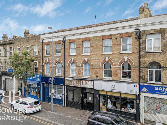 Flat for rent in Cann Hall, Greater London