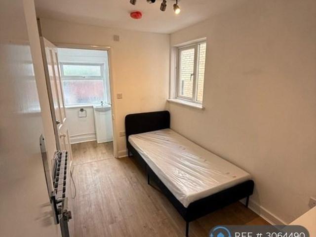 Flat for rent in London Borough of Waltham Forest, Greater London
