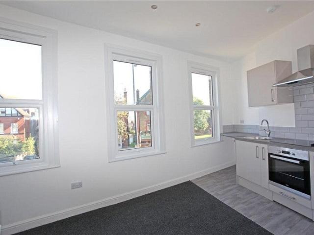 Flat for rent in Woodford Green, Greater London