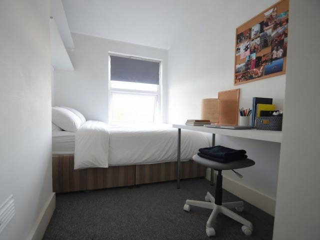 Flat for rent in Egham, Runnymede