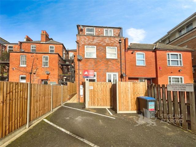 Flat for rent in Row Town, Surrey