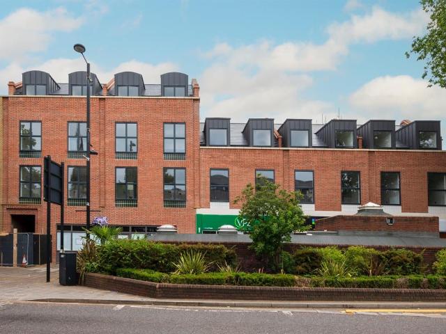 Flat for rent in Navestock Side, Essex