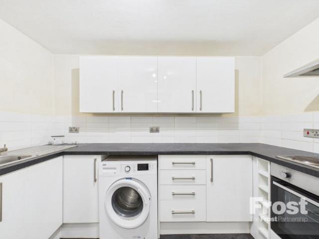 Flat for rent in Beeches Community Board, Burnham