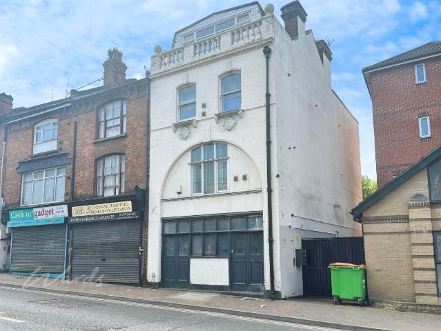 Flat for rent in Luton, Chatham