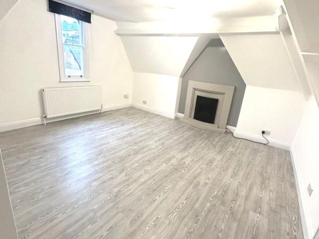 Flat for rent in Ashlyns Estate, Pouchen End
