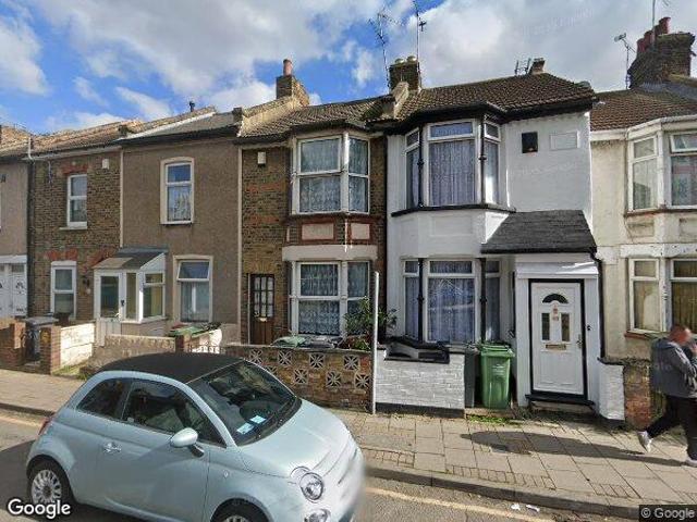 Flat for rent in Swanscombe and Greenhithe, Monks Orchard