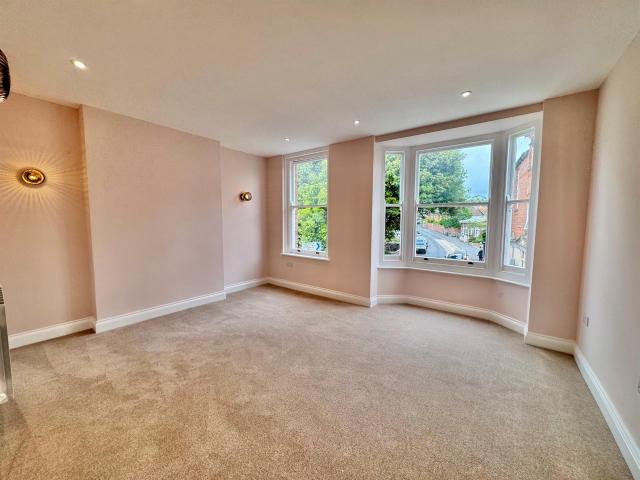 Flat for rent in Budleigh Salterton, Budlake