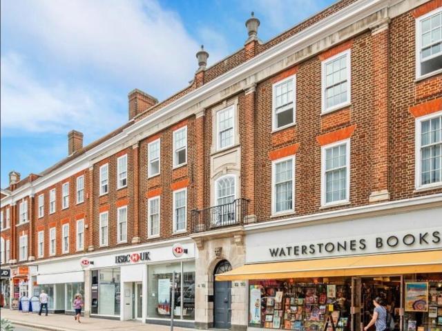 Flat for rent in Woodcote, Epsom