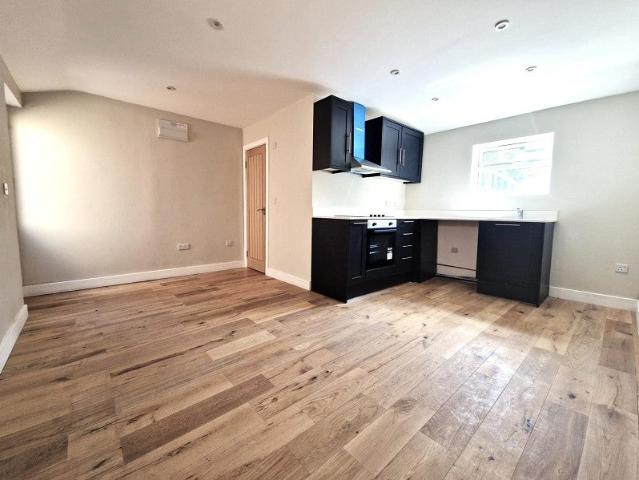 Flat for rent in Barkingside, Greater London