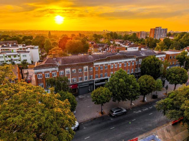 Flat for rent in Wanstead, Greater London