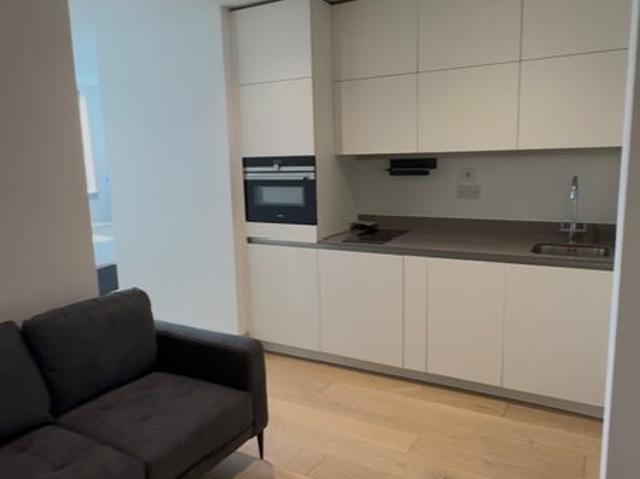Flat for rent in Spring Villa Park, Greater London