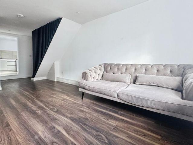 Flat for rent in London Borough of Barnet, Greater London