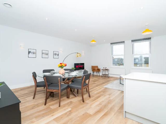 Flat for rent in London Borough of Merton, Greater London