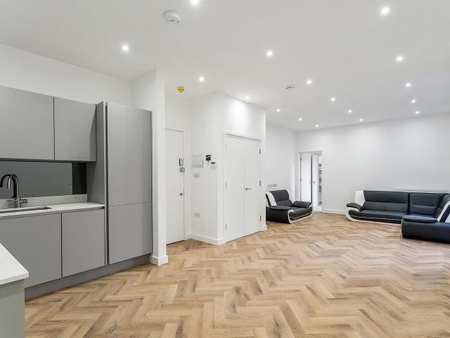 Flat for rent in London Borough of Redbridge, Greater London
