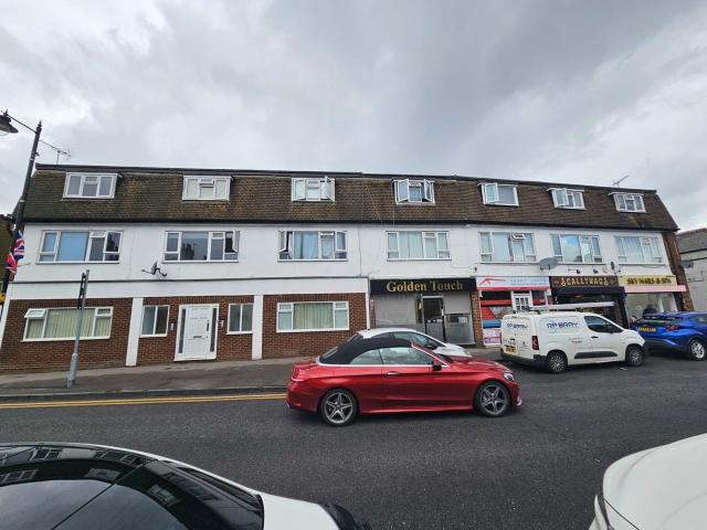 Flat for rent in London Borough of Hillingdon, Greater London