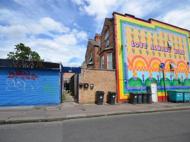 Flat for rent in Wealdstone, Greater London