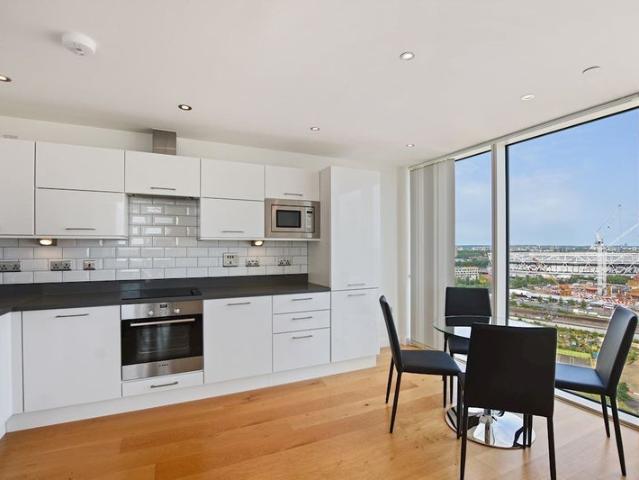 Flat for rent in Mill Meads, Greater London