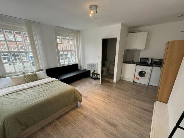 Flat for rent in Greater London