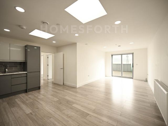 Flat for rent in London Borough of Barnet, Greater London