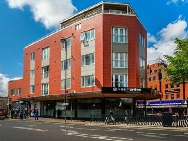Flat for rent in London Borough of Hounslow, Greater London