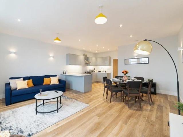 Flat for rent in London Borough of Merton, Greater London