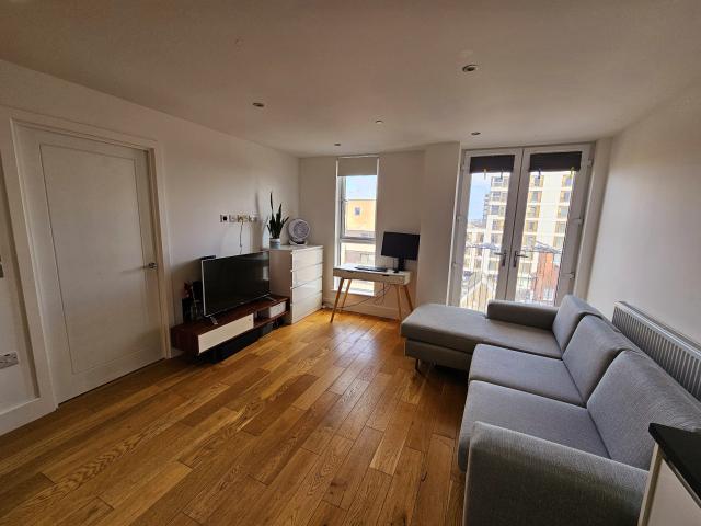 Flat for rent in Carshalton Beeches, Greater London