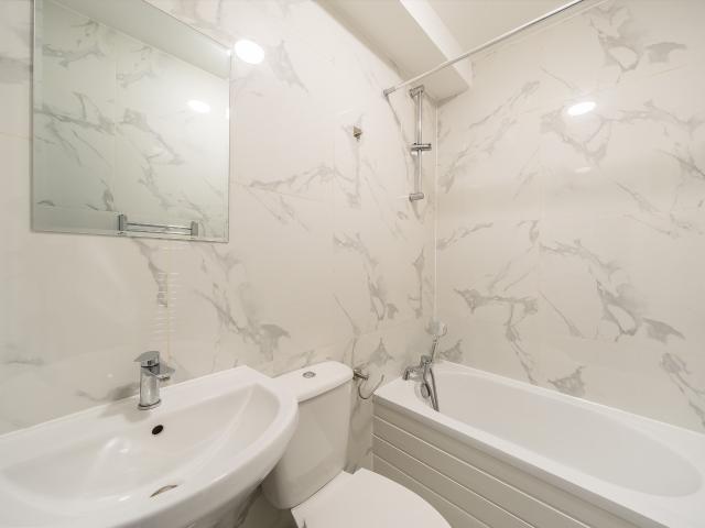 Flat for rent in Carshalton Beeches, Greater London