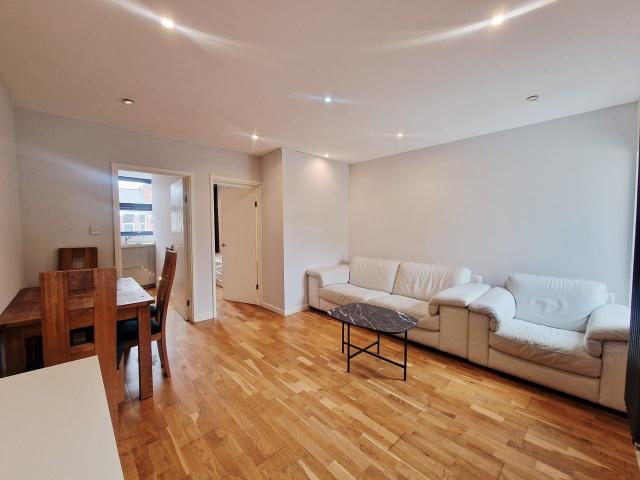 Flat for rent in London Borough of Croydon, Greater London