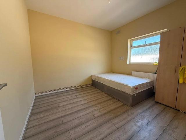 Flat for rent in Ponders End, Greater London