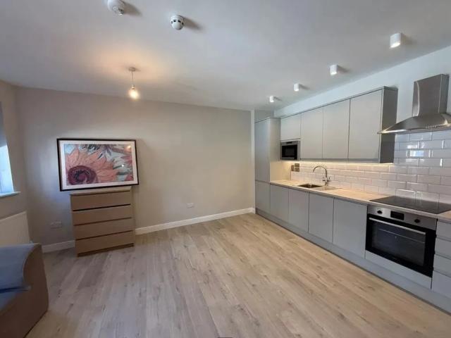 Flat for rent in London Borough of Harrow, Greater London